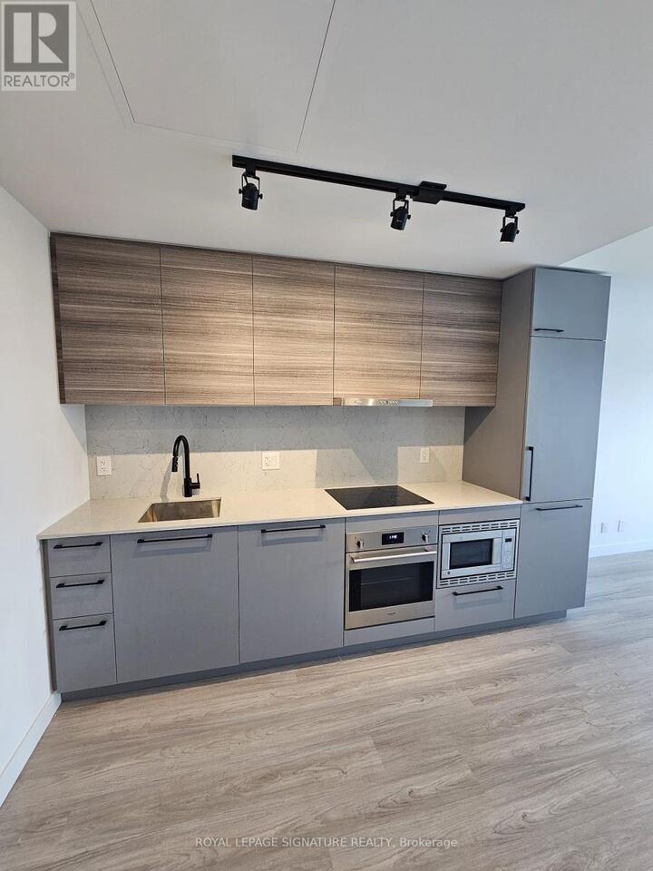 Property Photo: 1050 Eastern Avenue 913 ON M4L 0B7