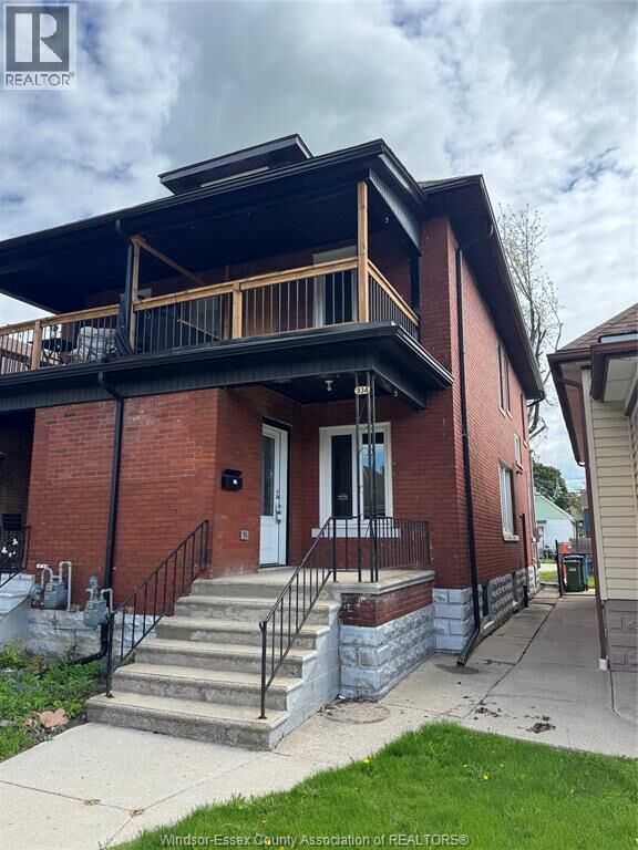 Property Photo:  934 Gladstone  ON N9A 2T6 