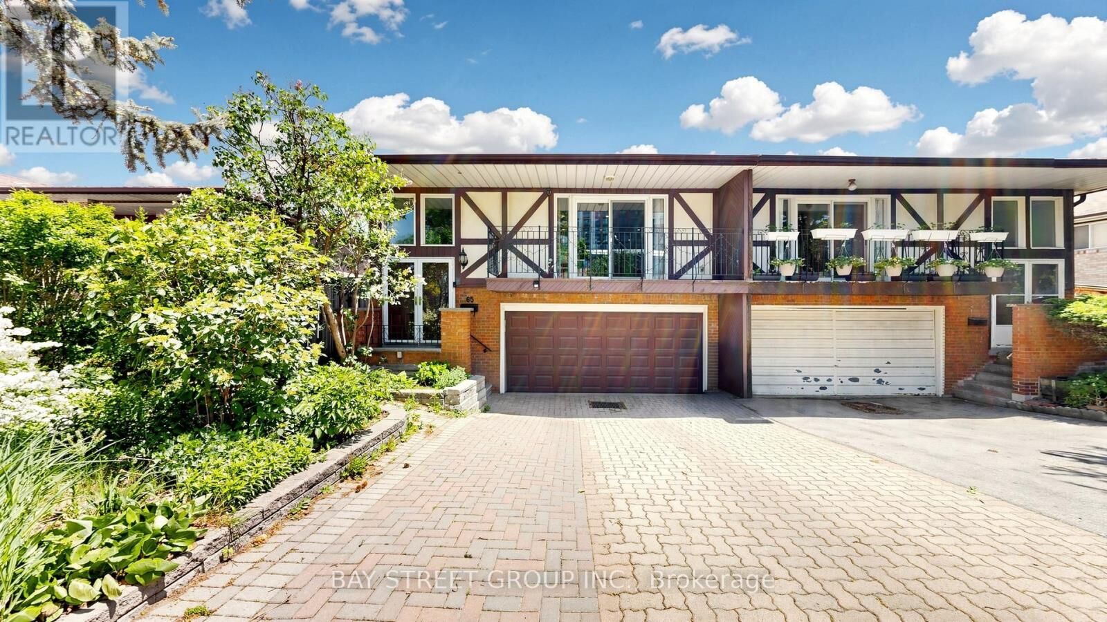 Property Photo:  65 Bessarion Road  ON M2K 1H8 