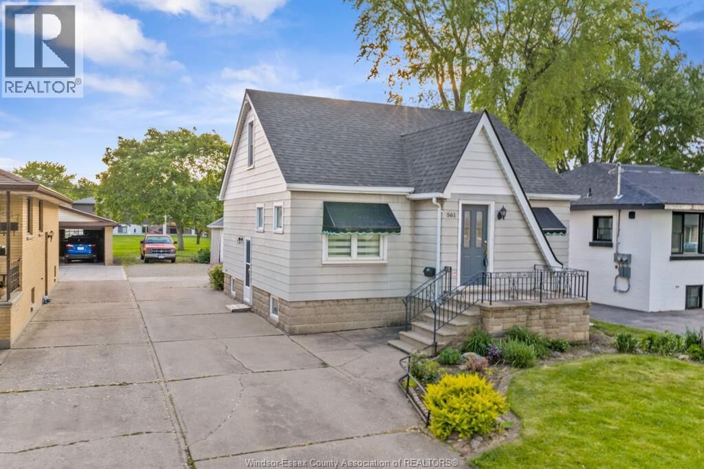 Property Photo:  561 Elinor Street  ON N8P 1E3 