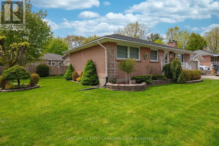 Property Photo:  45 Manitoulin Drive  ON N5W 1M2 