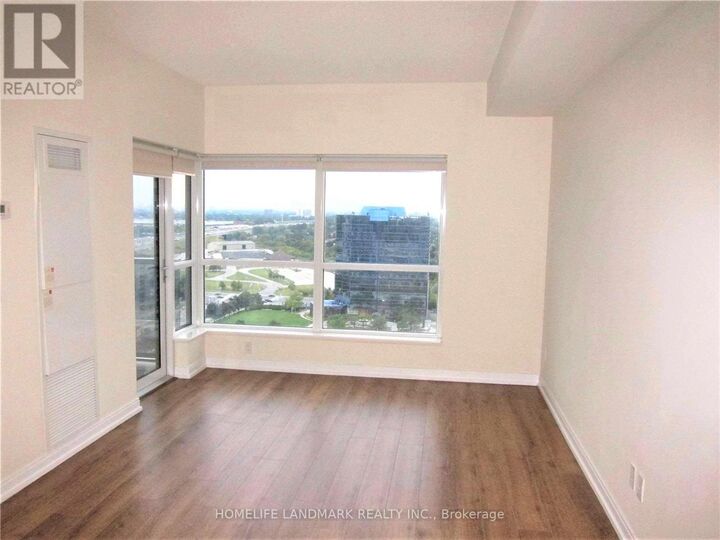 Property Photo:  181 Village Green Square 2216  ON M1S 0K6 
