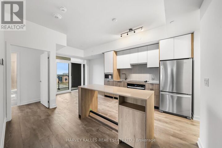 Property Photo: 1007 The Queensway 514 ON M8Z 6C7