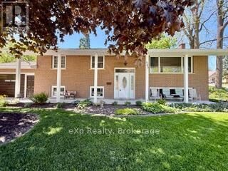 Property Photo:  303 Mary Street  ON N0G 2V0 