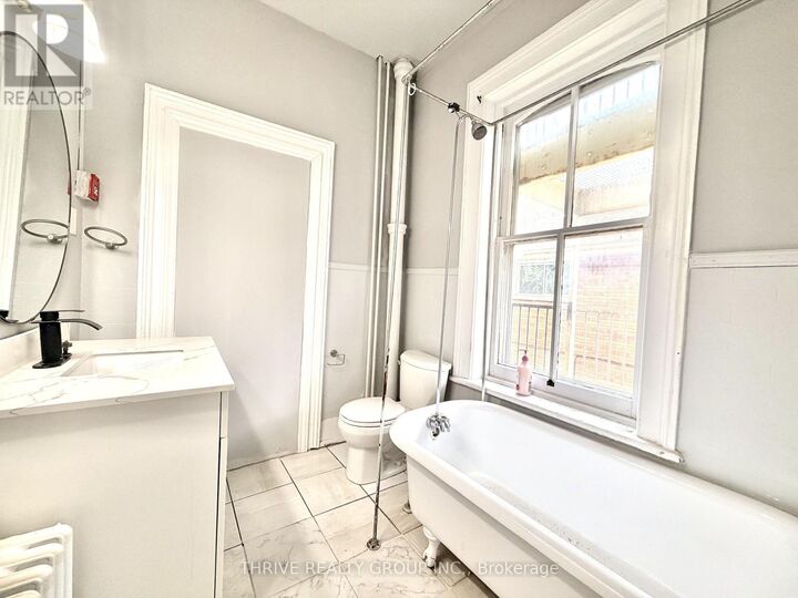 Property Photo: 53 McClary Avenue 5 ON N6C 1P6