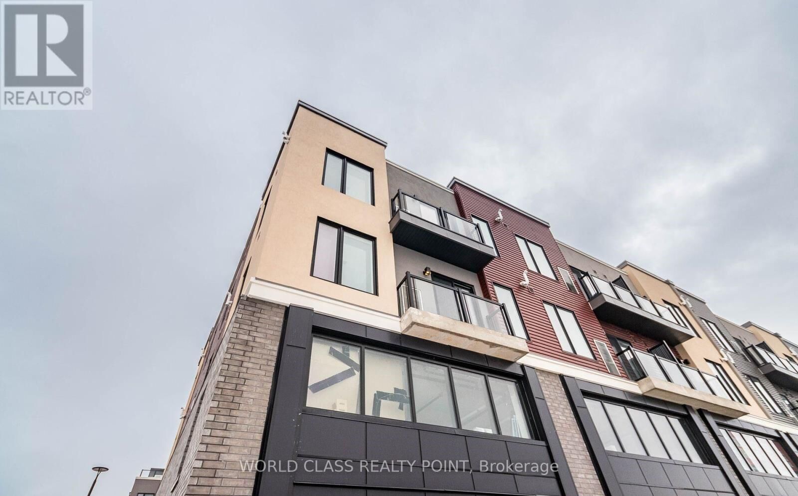 Property Photo:  3401 Ridgeway Drive 422  ON L5L 0B9 