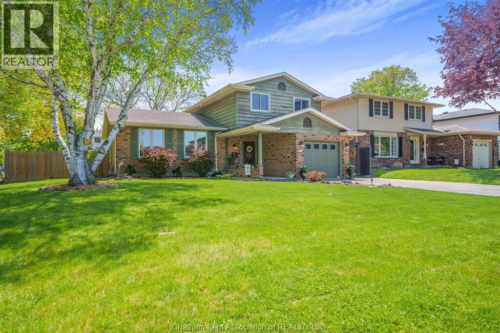 Property Photo: 106 University Drive ON N7L 4V5