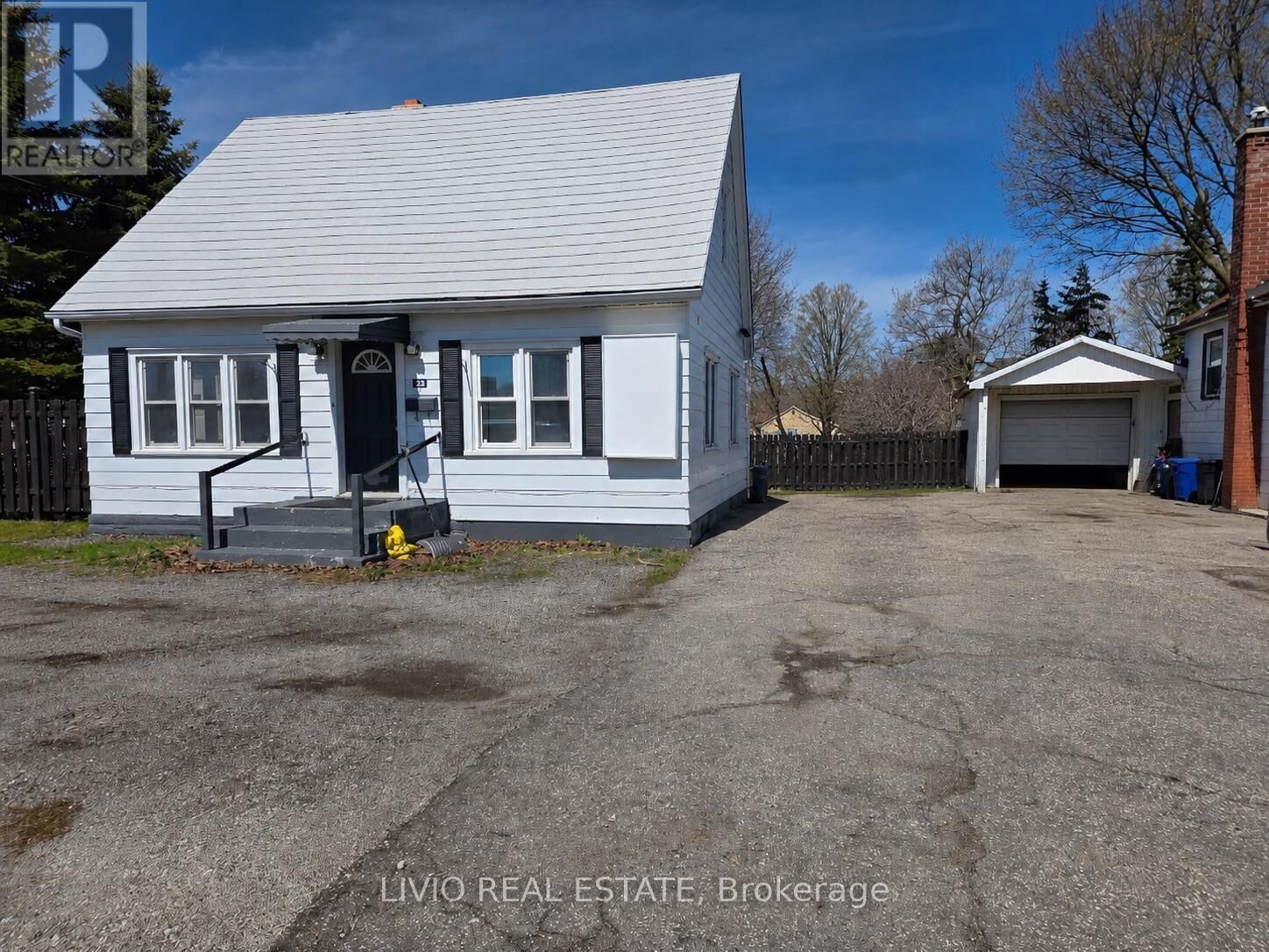 Property Photo: 323 Queen Street East ON L7J 1R1