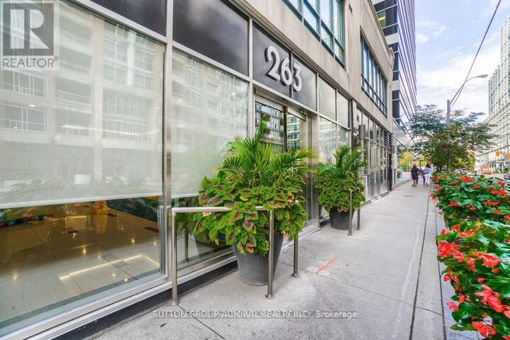 Property Photo:  263 Wellington Street West 905  ON M5V 3E6 