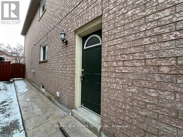 Property Photo:  5418 Loonlake Avenue Bsmt  ON L5V 2E1 