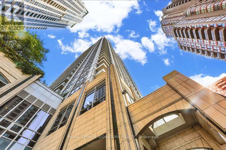 Property Photo: 761 Bay Street 1914 ON M5G 2R2