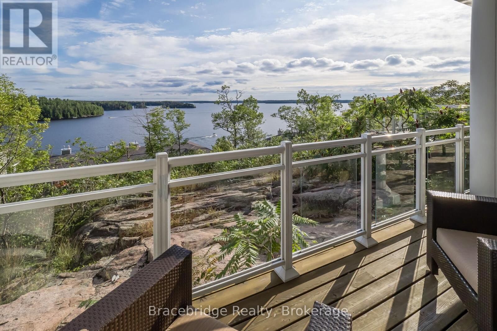 Property Photo: 1869 Muskoka Rd 118 Highway West T301-D1 ON P1L 1W8