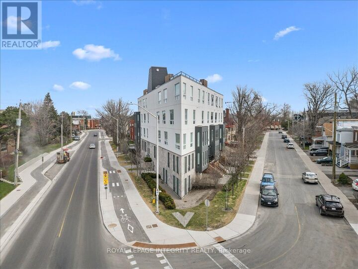Property Photo: 150 Greenfield Avenue 204 ON K1S 0X8