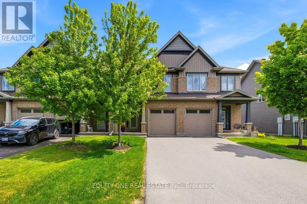 Property Photo:  32 Duncanville Street  ON K4R 0E8 