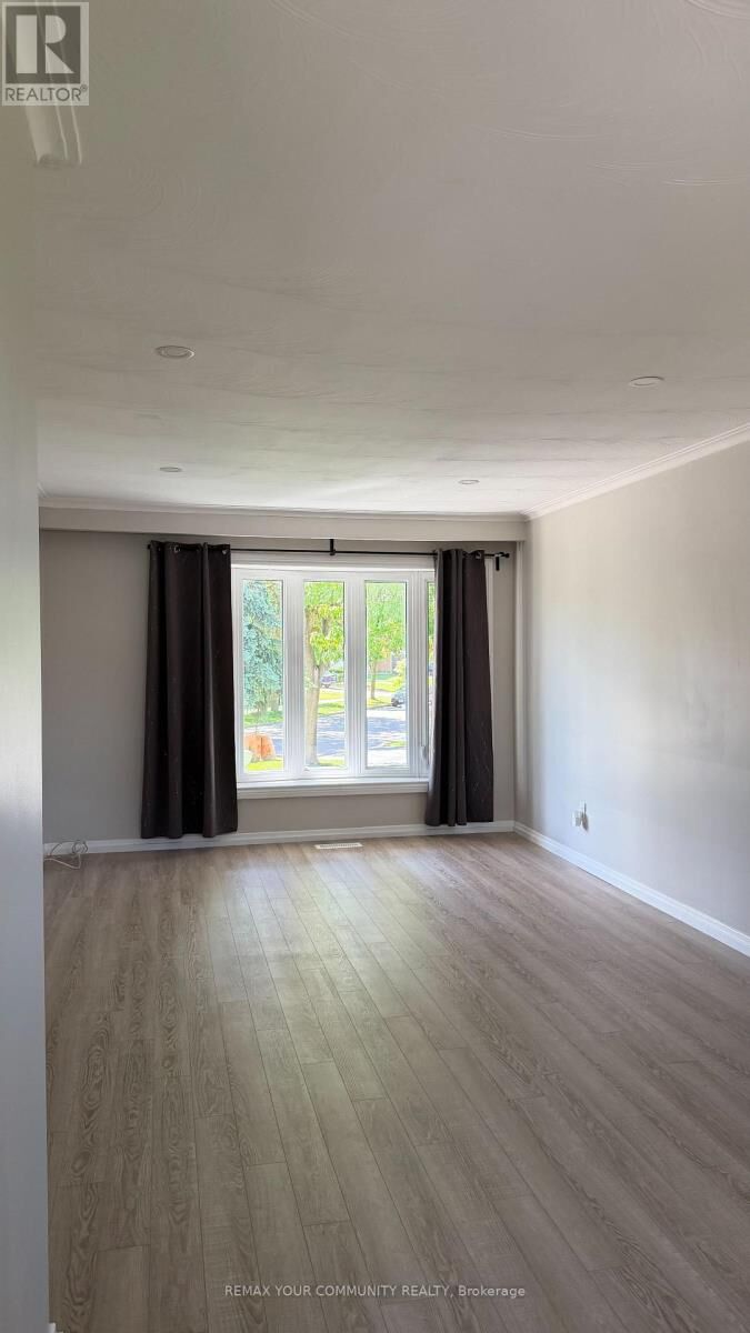 Property Photo: 3796 Wyewood Road ON L4T 2A2