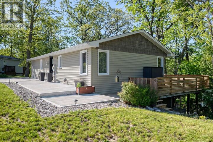 Property Photo:  9826 Northville Crescent Unit #14  ON N0M 2N0 