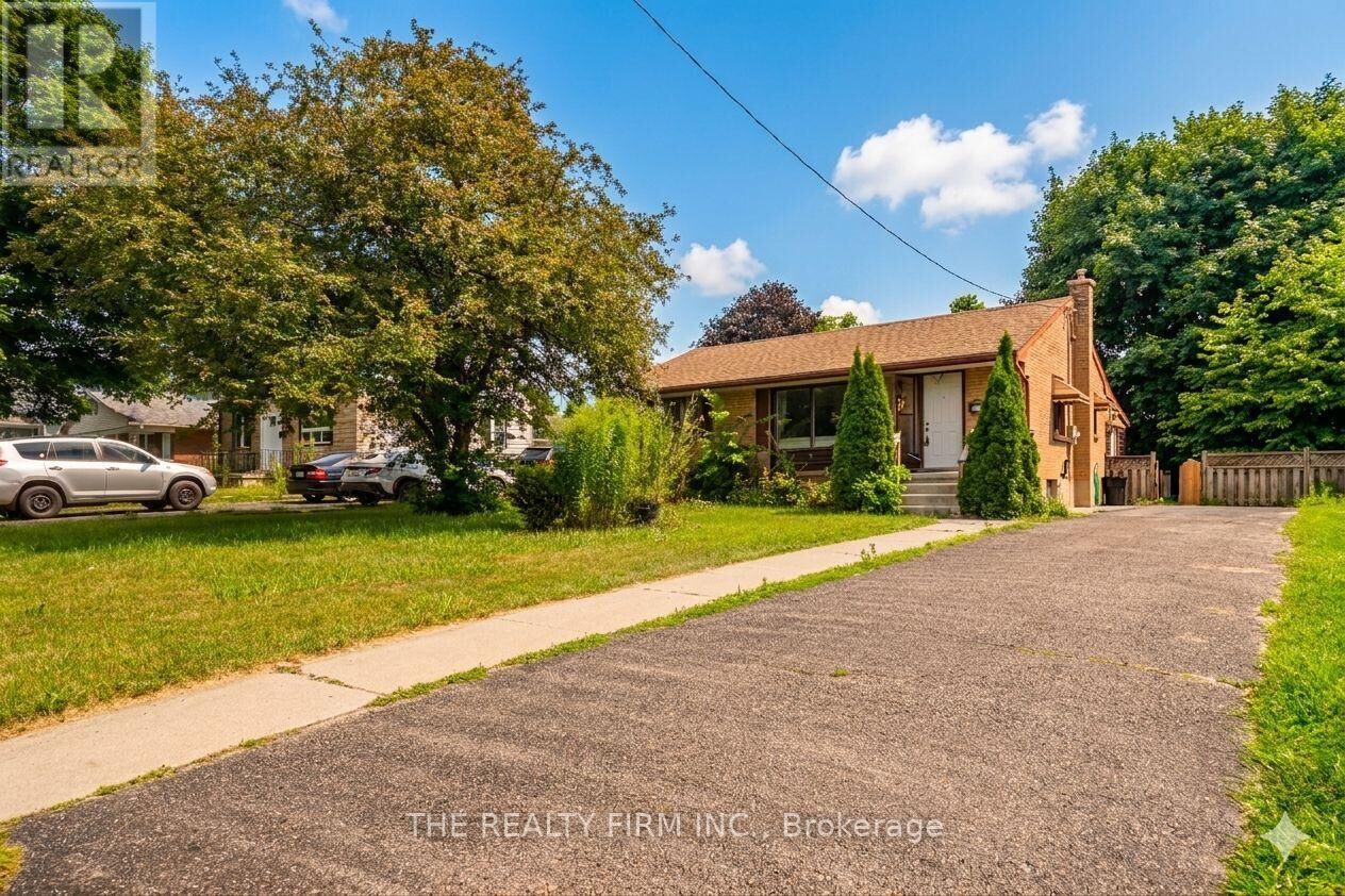 Property Photo:  348 Winnipeg Boulevard  ON N5W 4V2 