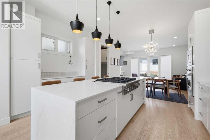 Property Photo: 2124 32 Avenue Southwest AB T2T 1W8