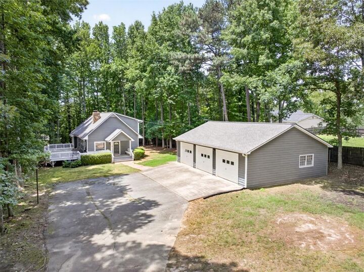 Property Photo: 1799 Webb Gin House Road GA 30078