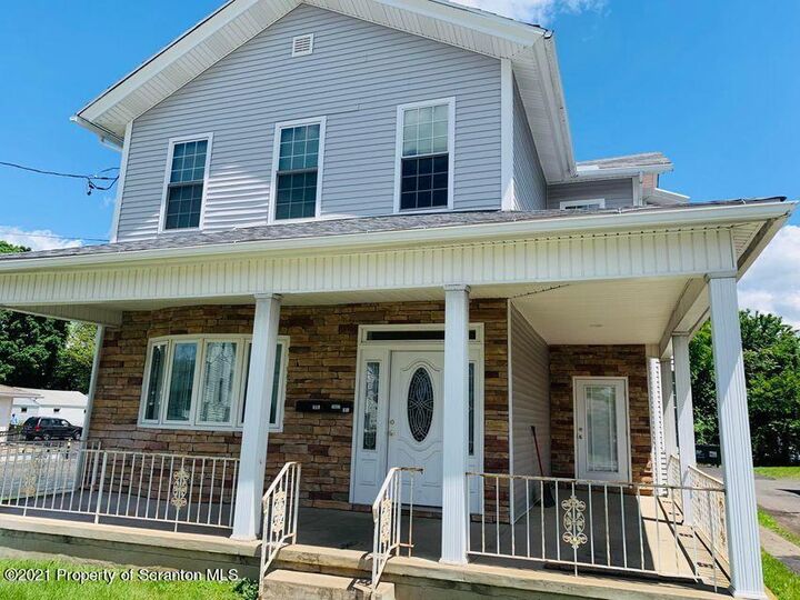 Property Photo:  2027 Green Ridge Street  PA 18512 