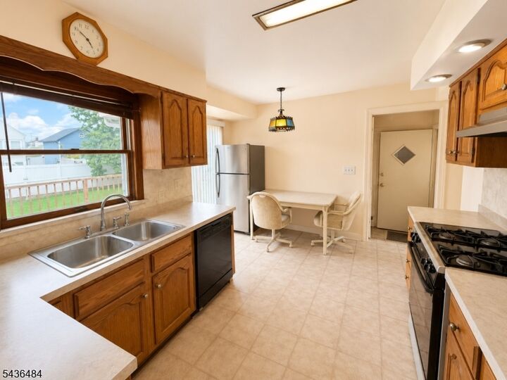 Property Photo: 224 Sherwood Ave NJ 07502