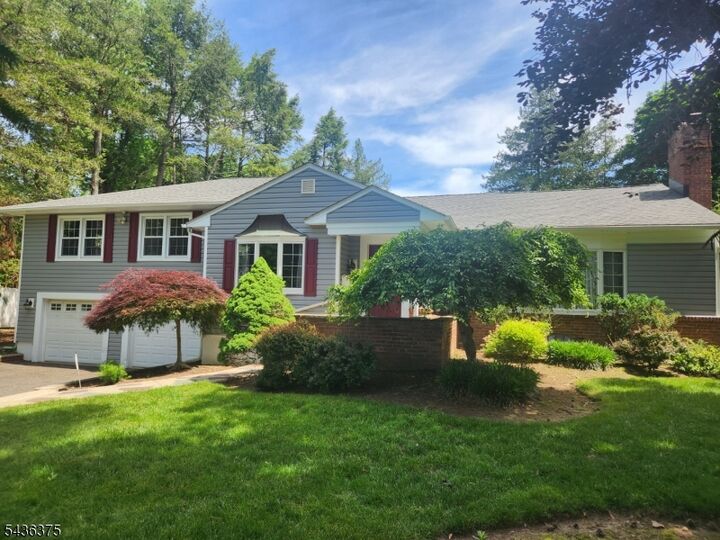 Property Photo:  785 Lamberts Mill Rd  NJ 07090 