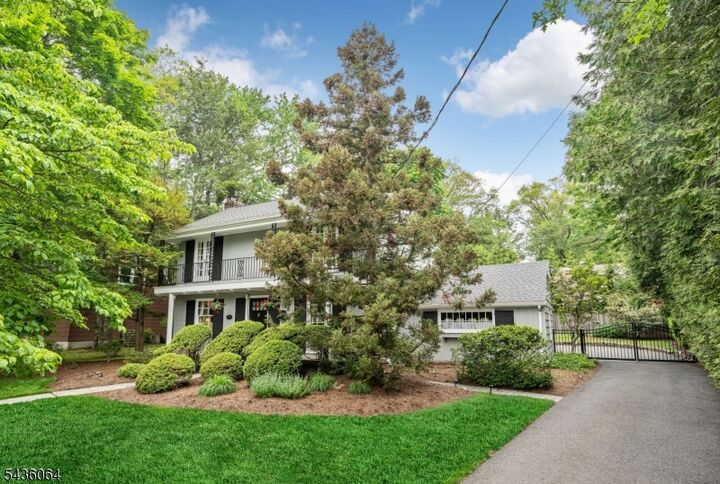 Property Photo:  37 Van Dyke Dr  NJ 07423 