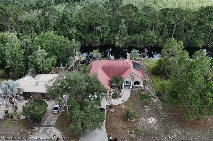 Property Photo: 3100 Peachtree Drive FL 33852
