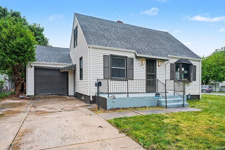 Property Photo:  703 S Wellington Street  IN 46619-2924 