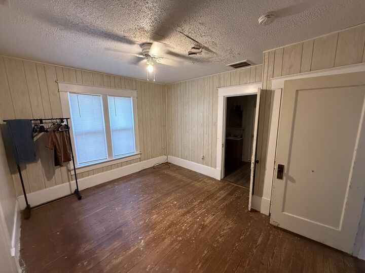 Property Photo: 911 Ave. E Street TX 79311