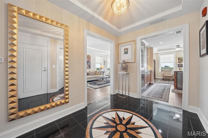 Property Photo:  232 N Kingshighway Boulevard 902  MO 63108 