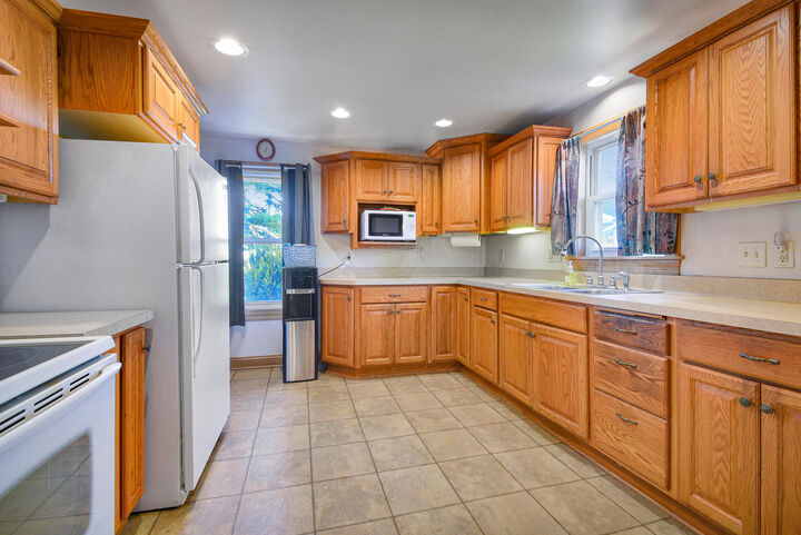 Property Photo:  5450 Beechnut Dr  WI 53040 