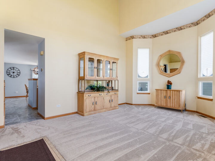 Property Photo:  604 Silver Creek Drive  IL 60431 