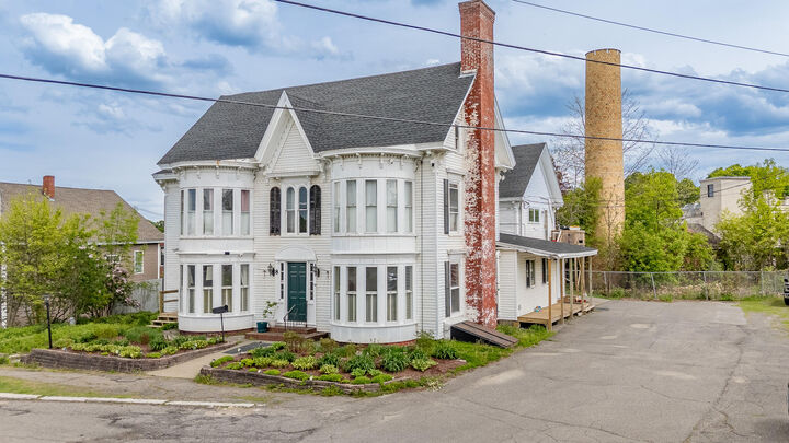 Property Photo: 8 Monument Square ME 04426