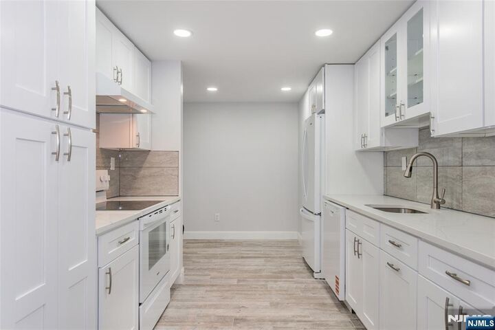 Property Photo:  446 Passaic Street 3F  NJ 07601 