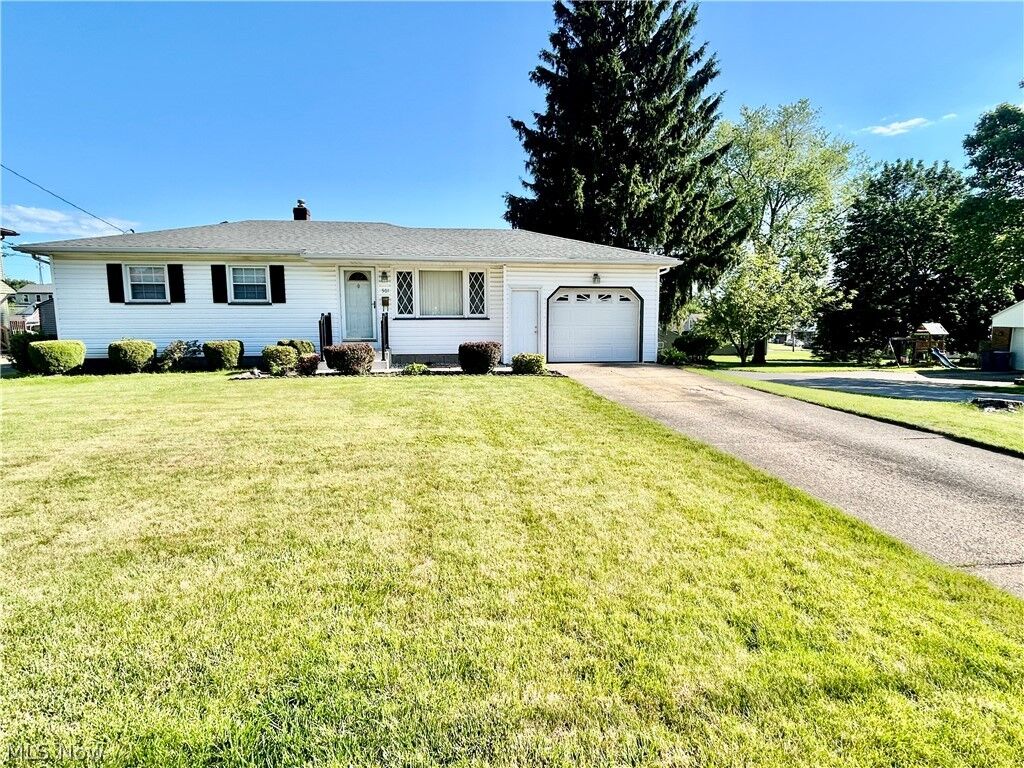 Property Photo:  501 Edison Street  OH 44471 