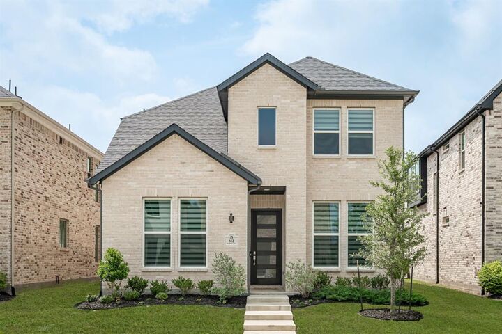 Property Photo:  812 Isabel Street  TX 75009 