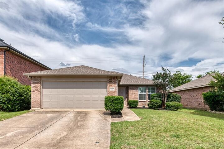 Property Photo:  9020 Noontide Drive  TX 76179 