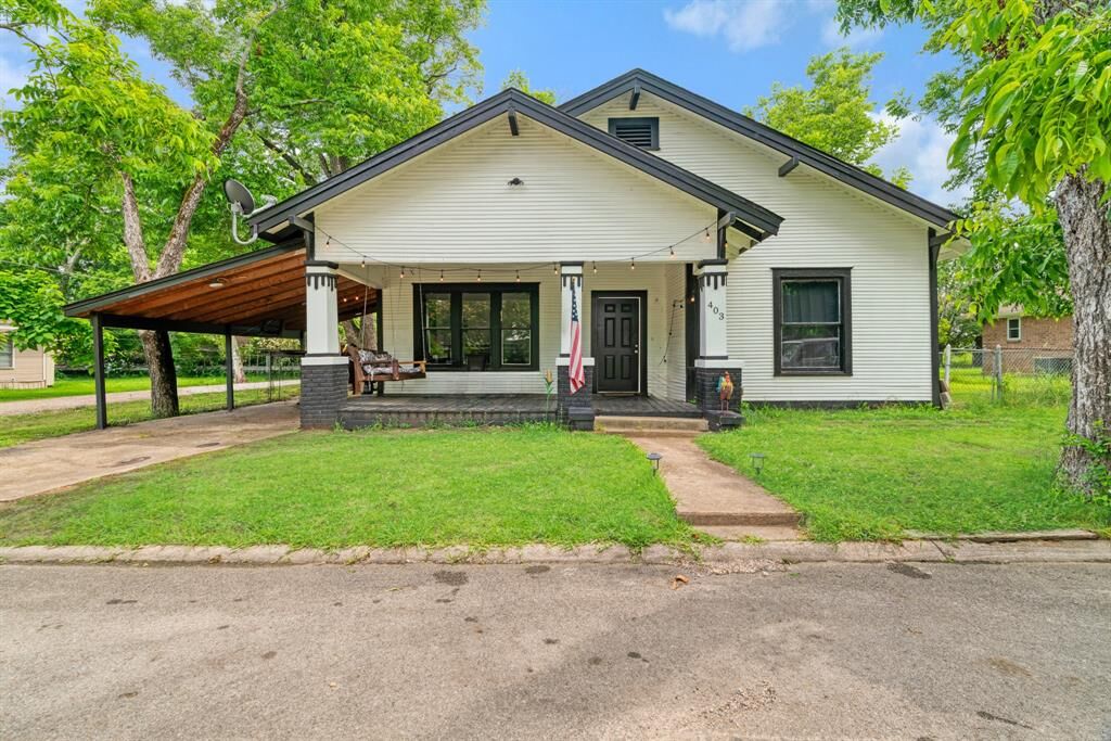 Property Photo:  403 Monroe  TX 75434 
