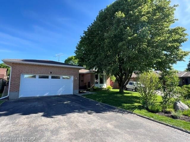 Property Photo:  5 Baltic Circle  ON N0E 1Y0 