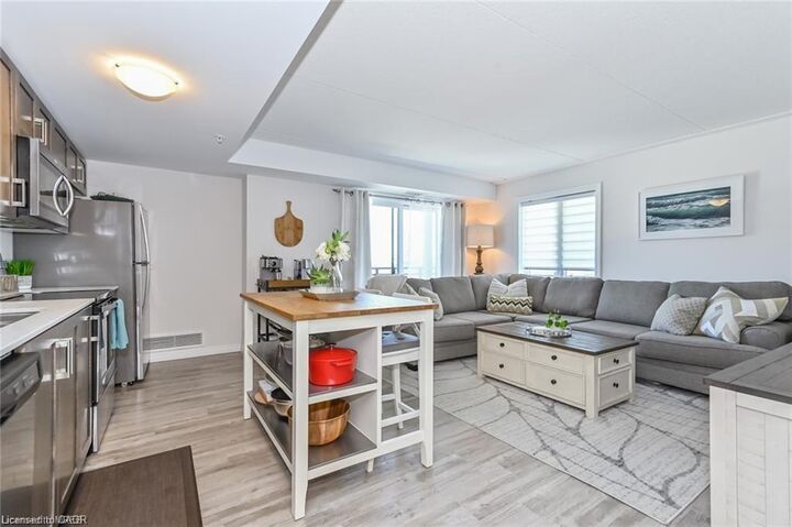 Property Photo:  108 Summit Ridge Drive 302  ON N1E 0P8 