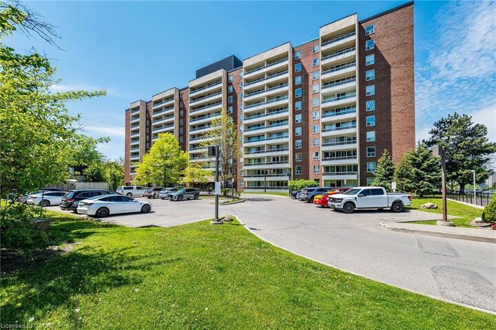 Property Photo: 25 Four Winds Drive 405 ON M3J 1K8