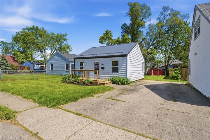 Property Photo: 48 Seventh Avenue ON N3S 1B4