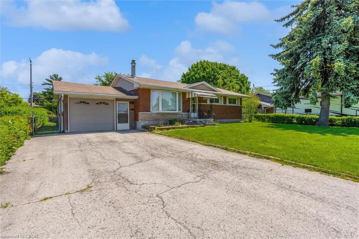 Property Photo:  40 Oriole Crescent  ON L3M 3X6 