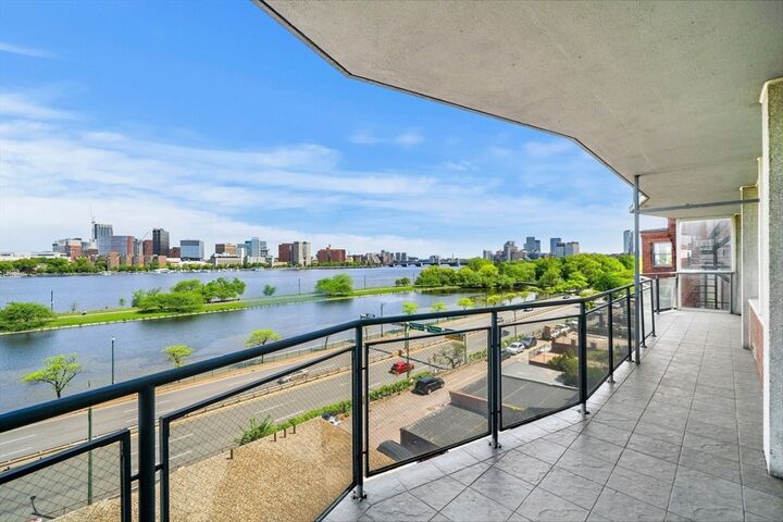 Property Photo:  330 Beacon St 65/66  MA 02116 