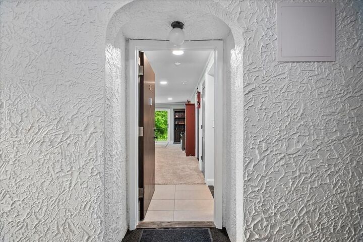 Property Photo:  23 Shadowbrook Ln 10  MA 01757 