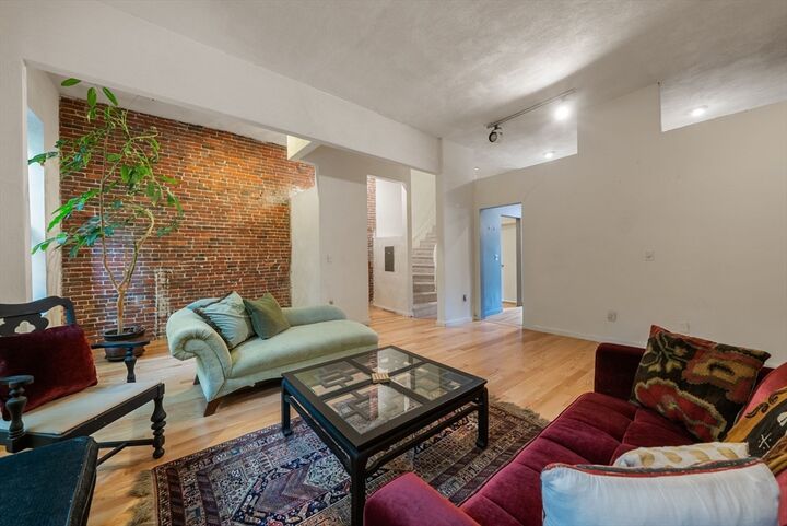 Property Photo:  50 E Springfield St 2  MA 02118 