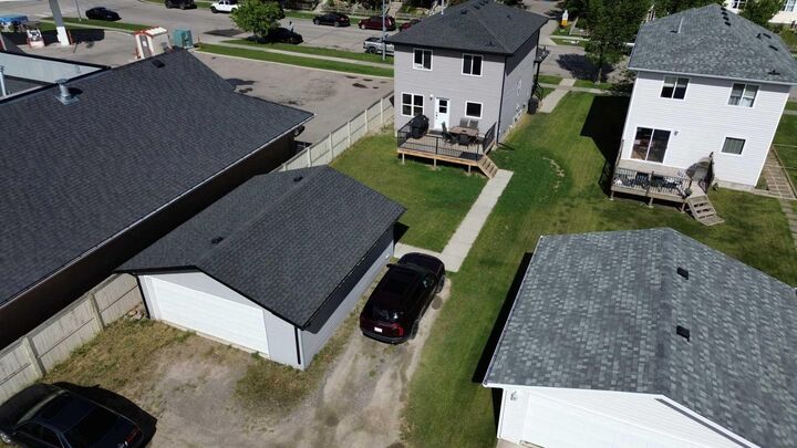 Property Photo: 917 High Park Way NW AB T1V 2C7