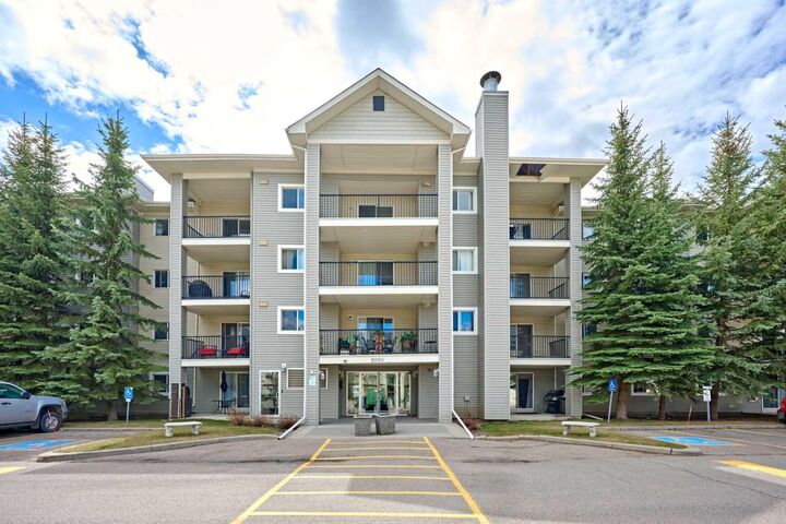 Property Photo: 4975 130 Avenue SE 2105 AB T2Z 4P1