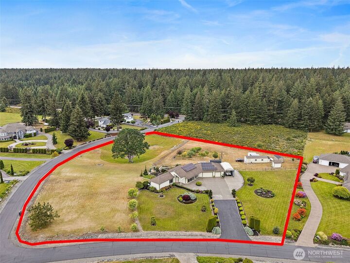 Property Photo:  2315  262nd Street Ct E  WA 98387 